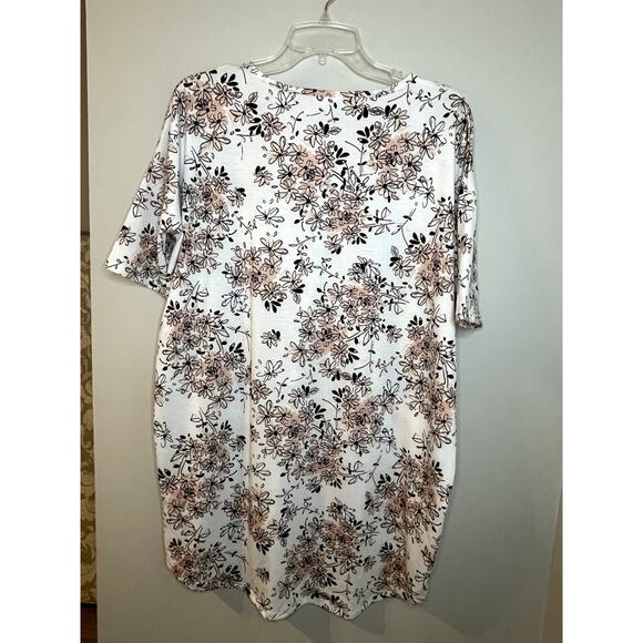 Lularoe Womens M Tunic Top High‎ Low Hem Floral Print EUC - Picture 3 of 5
